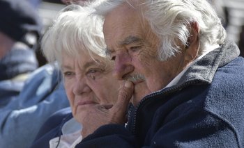 El expresidente José Mujica, junto a la exvicepresidenta Lucía Topolansky
