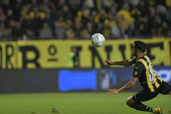  Federico Carrizo erró un gol por querer definir de pecho