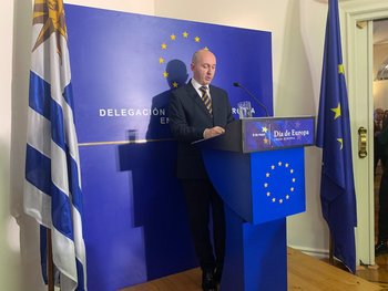 El embajador de la UE en Uruguay, Paolo Berizzi, durante su discurso por el Día de Europa