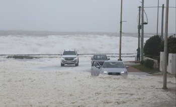 El agua inundó las calles de Maldonado.