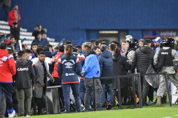Al final del partido entre Nacional y Vélez Sarsfield, se produjeron algunos incidentes