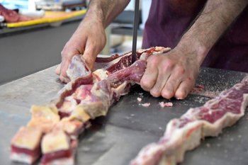 Carne de vaca en una carnicería de Montevideo