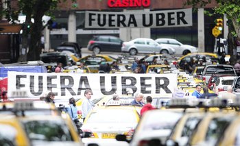 Protestas por la llegada de Uber al Uruguay en 2015
