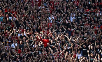 Espectadores durante el partido de Hungría-Portugal, que superó los 67 mil asistentes