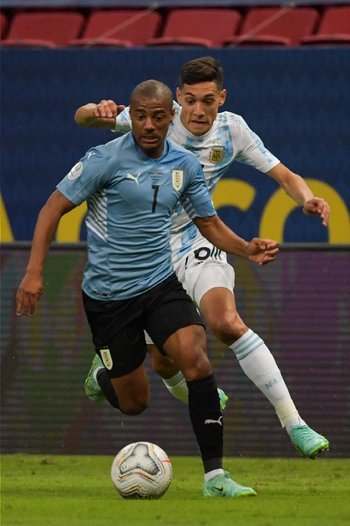 Nicolás De la Cruz espera evolucionar bien para poder eestar desde el lunes con Uruguay