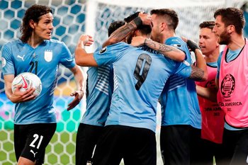 Luis Suárez convirtió y cortó la peor racha de Uruguay en la red rival en la era Tabárez
