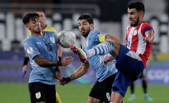 Torres y Suárez cotra Paraguay en la Copa América