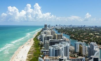 Miami Beach tiene a un lado el océano Atlántico, al otro, la bahía Biscayne y la ciudad de Miami
