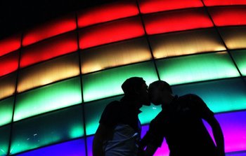 El presidente serbio, Alexandar Vucic, anunció la suspensión del festival LGBTIQ+ EuroPride que se organiza cada año en una ciudad europea diferente.