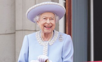 La reina en el balcón de Buckingham