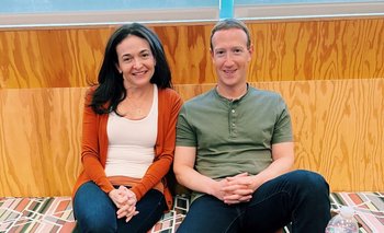 Sandberg y Mark Zuckerberg.