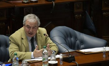Heber pidió a los senadores de la coalición a "enfrentar el relato falso" que se pretende imponer desde la oposición