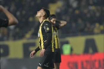 Agustín Álvarez Wallace erró un gol increíble al final