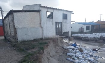 Una sudestada embistió las viviendas en la costa de Rocha