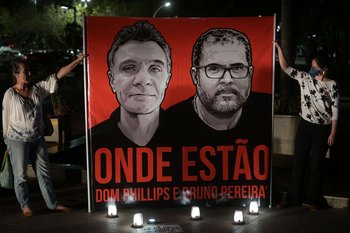 Protesta de empleados de la Fundación Nacional del Indio sobre la desaparición del periodista británico Dom Phillips y el indigenista brasilero Bruno Pereira; 9 de junio de 2022 en Brasilia