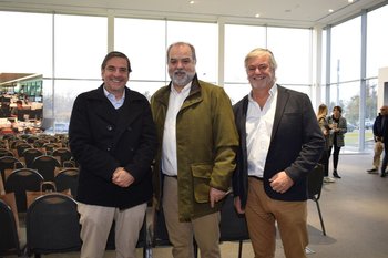 Guillermo Scheck, Christopher Jones y Eduardo Martin Valdez