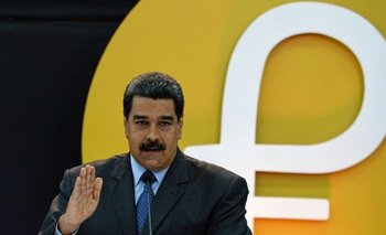El gobierno de Nicolás Maduro intenta impulsar el uso del petro... pero sin mucho éxito.