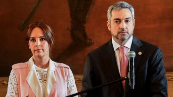El presidente de Paraguay, Mario Abdó, y su esposa Silvana López Moreira