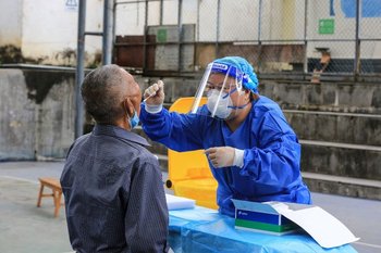 China registró este miércoles 71 nuevos casos de coronavirus