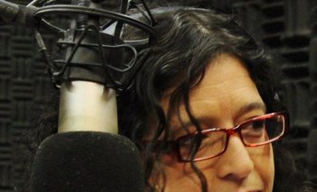 Alejandra Casablanca en un estudio de radio