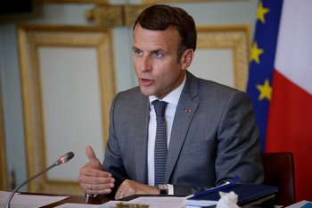 El presidente francés recibió críticas de varios sectores