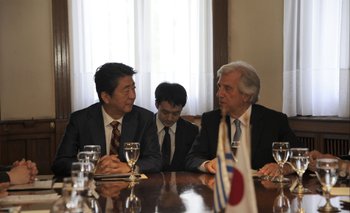 Shinzo Abe y Tabaré Vázquez en una reunión realizada en Uruguay en 2018