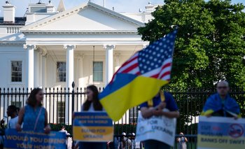 Carteles en apoyo a Ucrania en Washington, Dc. 10 de julio de 2022