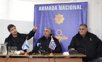 De izquierda a derecha: el jefe del Estado Mayor de la Flota, Andrés Debali; el comandante de la Flota, Mario Vizcay, y el comandante en Jefe de la Armada, Jorge Wilson