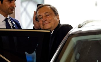 El primer ministro italiano Mario Draghi anuncia su dimisión