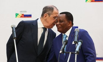 Sergei Lavrov y Jean-Claude Gakosso, ministros de Relaciones Exteriores de Rusia y el Congo, respectivamente