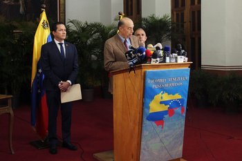 El futuro canciller colombiano designado por el presidente electo Gustavo Preto, Álvaro Leyca.
