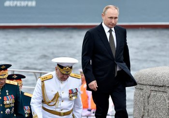 El presidente de Rusia, Vladimir Putin, durante la celebración por el 326º aniversario del Día de la Armada