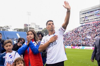 El saludo de Suárez a sus hinchas: sus hijos, orgullosos