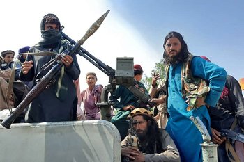Soldados talibanes