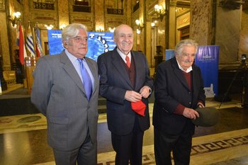 Ex presidentes Luis Alberto Lacalle, Julio María Sanguinetti y José Mujica 