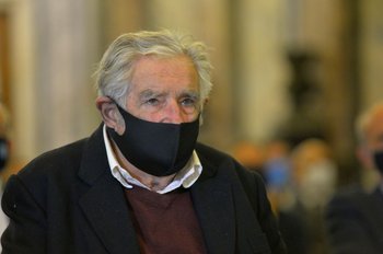La LUC contribuye a "pulverizar" el "prestigio de estabilidad institucional" de Uruguay, apuntó Mujica