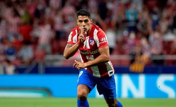 Suárez festejó su primer gol con los hinchas en el Metropolitano