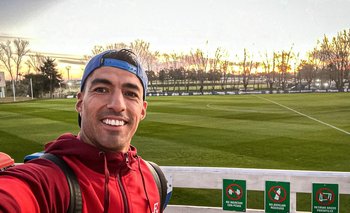 Luis Suárez se tomó una selfie al terminar su primera práctica con Nacional en Los Céspedes