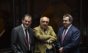 Los senadores de Cabildo Abierto, Guido Manini Ríos, Guillermo Domenech y Raúl Lozano
