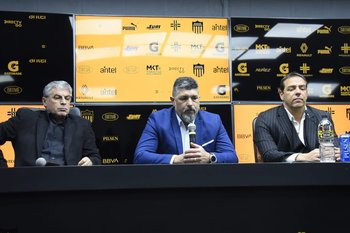Pablo Bengoechea, Leonardo Ramos e Ignacio Ruglio en la presentación en el Campeón del Siglo
