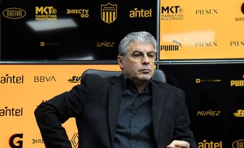 Pablo Bengoechea seguirá en Peñarol