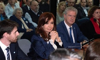 Cristina Kirchner junto a su abogado defensor