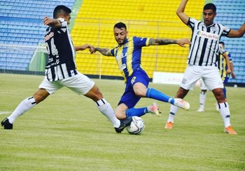 El narco Sebastián Marset jugó seis partidos en Deportivo Capiatá de Paraguay e invirtió allí "mucho dinero"