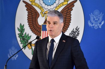 El embajador de Estados Unidos en Paraguay,Marc Osfield, en un a conferencia de prensa celebrada el pasado viernes