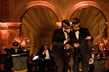 La Orquesta de las mil melodías toca en el Hotel del Prado en una velada nostálgica