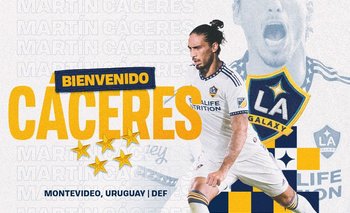 El afiche de Cáceres en LA Galaxy