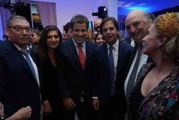 Facundo Manes junto al presidente, Luis Lacalle Pou, y Pájaro Enciso