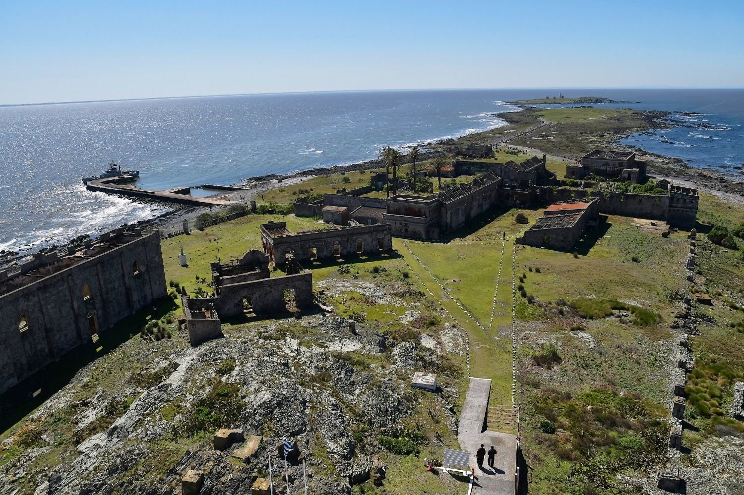 Isla de Flores: memoria en ruinas que impulsan para Patrimonio de la  Humanidad