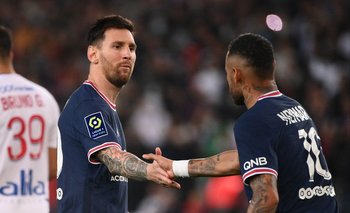 Messi y Neymar fueron abucheados y silbados por los hinchas de Paris Saint-Germain