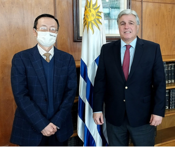 El canciller Francisco Bustillo se reunió con el embajador de China en Uruguay, Wang Gang